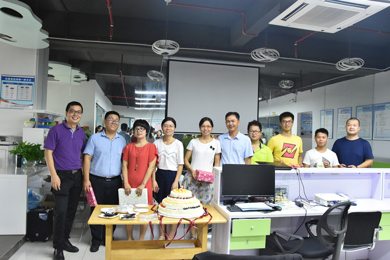 中健生日會(huì)，獻給8月特别的你